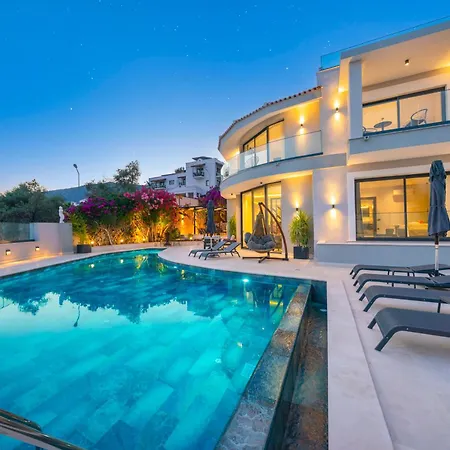 Safran County Villa *